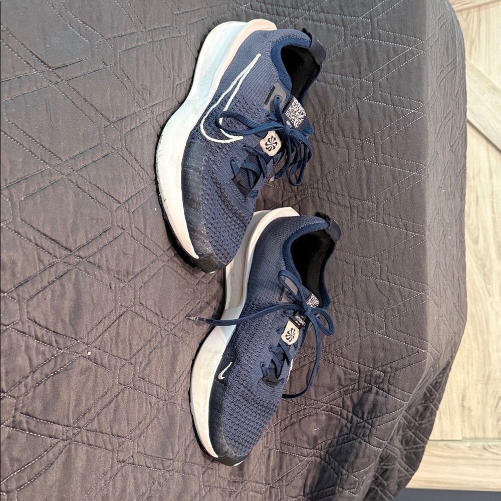 NIKE INTERACT RUN (Men’s) Navy Blue